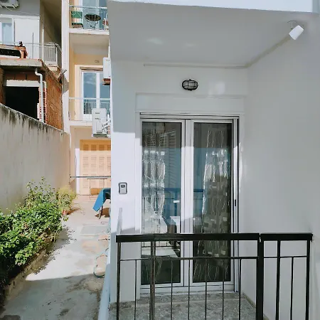 Seaside Apartment Agioi Theodoroi Esterno foto